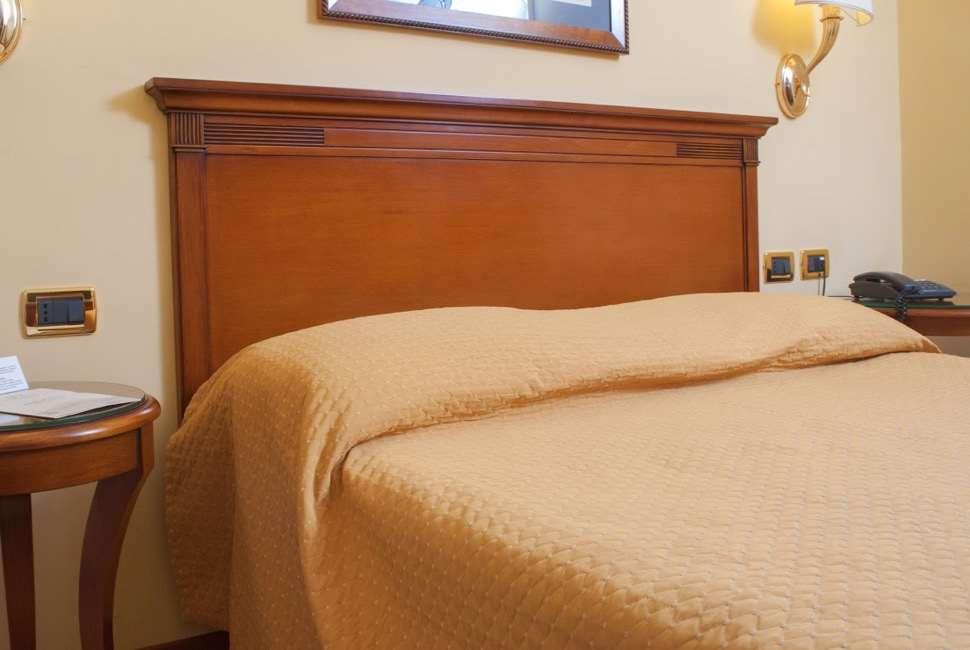 Le Cheminee Business Hotel Napoli Стая снимка