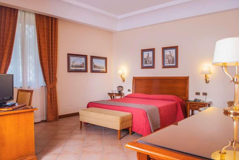 Le Cheminee Business Hotel Napoli Стая снимка