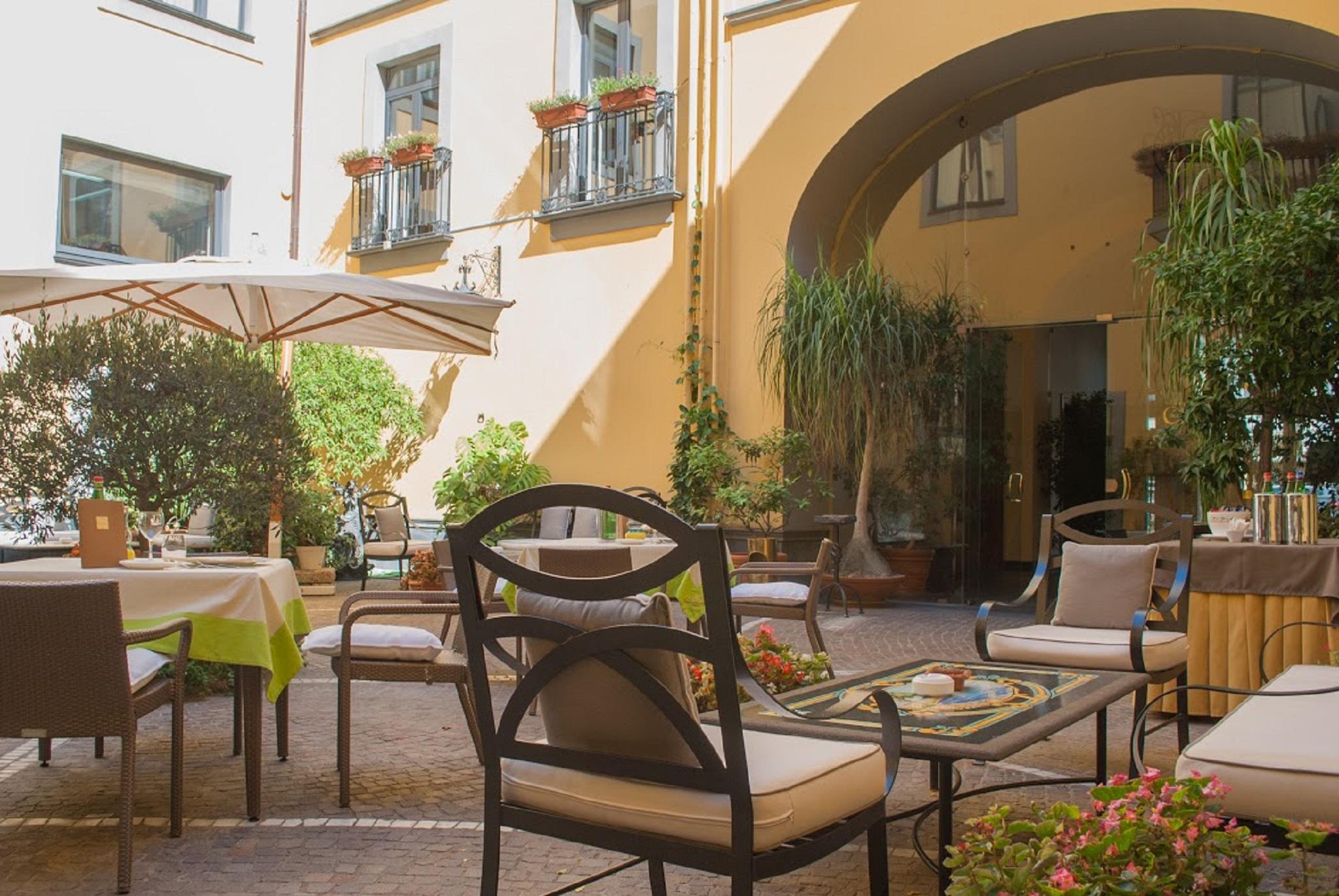 Le Cheminee Business Hotel Napoli Екстериор снимка