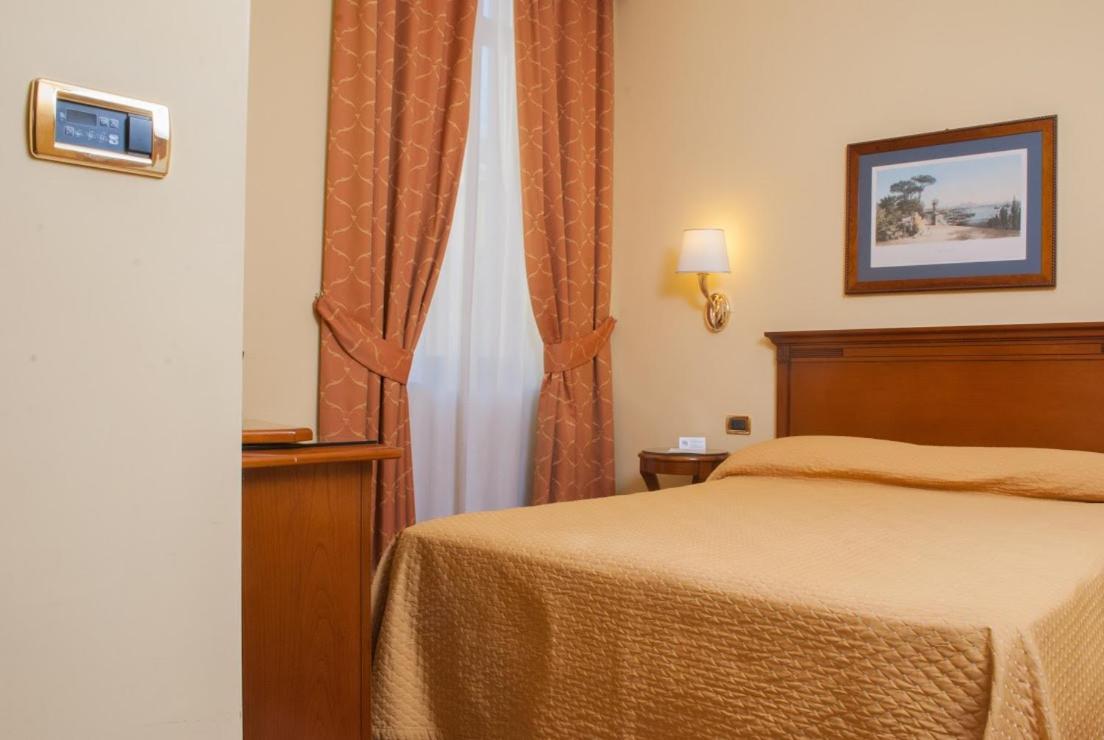 Le Cheminee Business Hotel Napoli Екстериор снимка