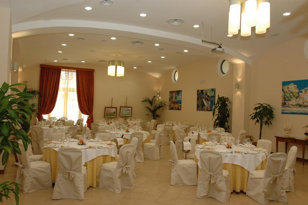 Le Cheminee Business Hotel Napoli Екстериор снимка