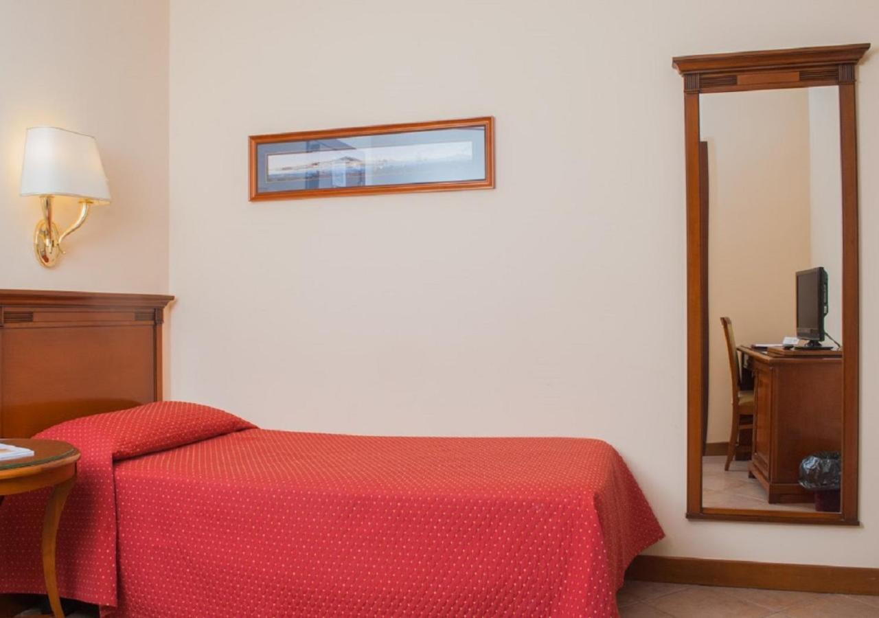Le Cheminee Business Hotel Napoli Екстериор снимка
